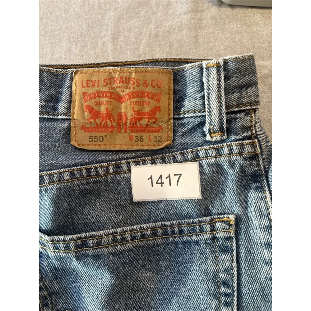 Levi's 550 Jeans Men's 36x32 (Actual: 36x31) Medium Wash Relaxed Fit